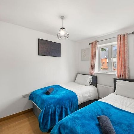 Reading Deluxe-Contractor,Business,Family,Parking In Reading Apartment ภายนอก รูปภาพ